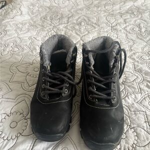 Black Winter Boots with Gray Lining
